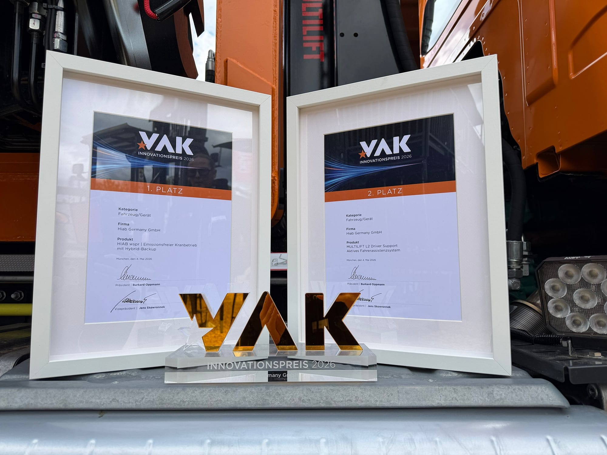 Quiet power and semi-automated precision: Our award-winning solutions define the future of load handling
